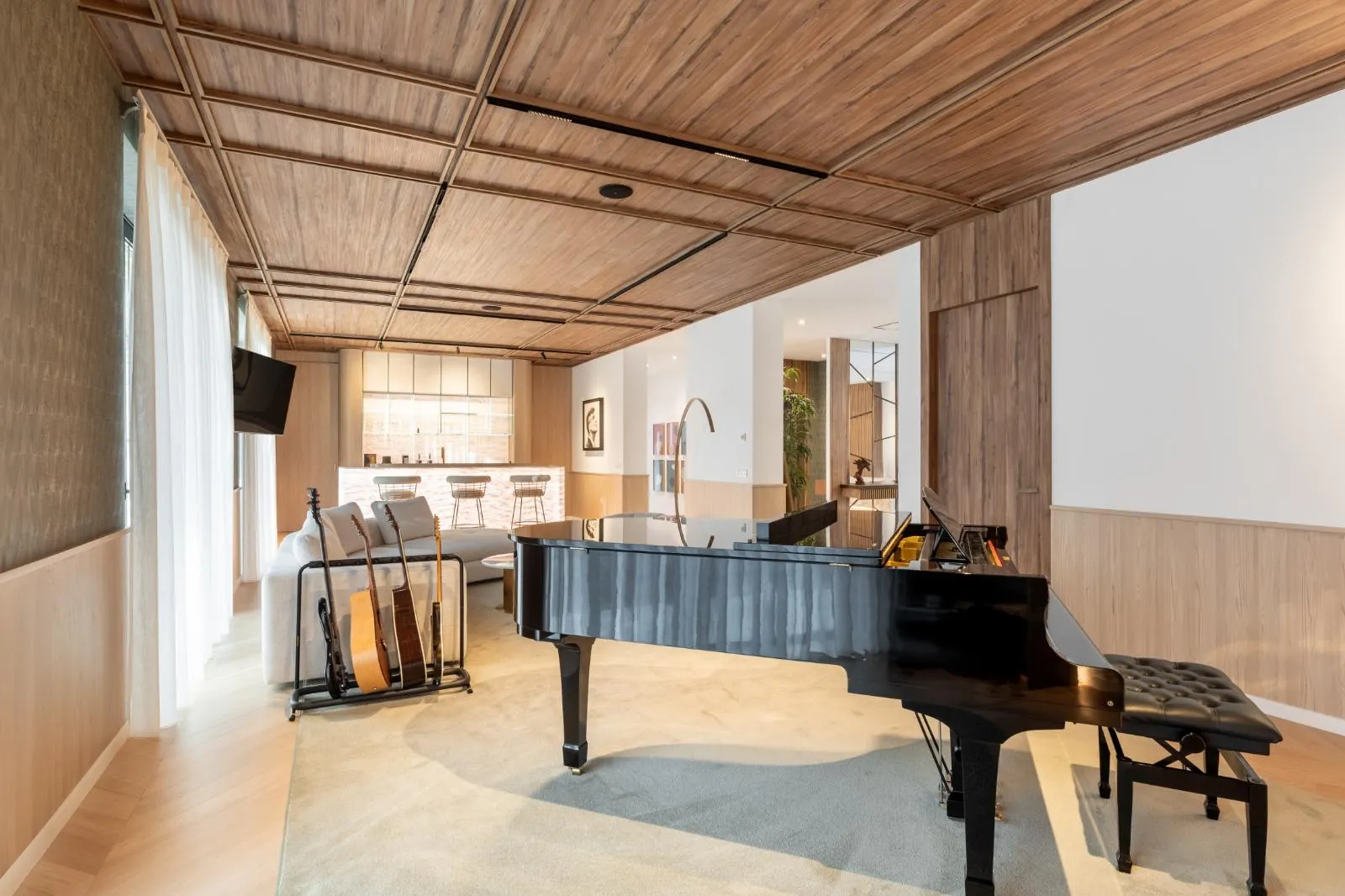 Foto de estudio moderno con piano